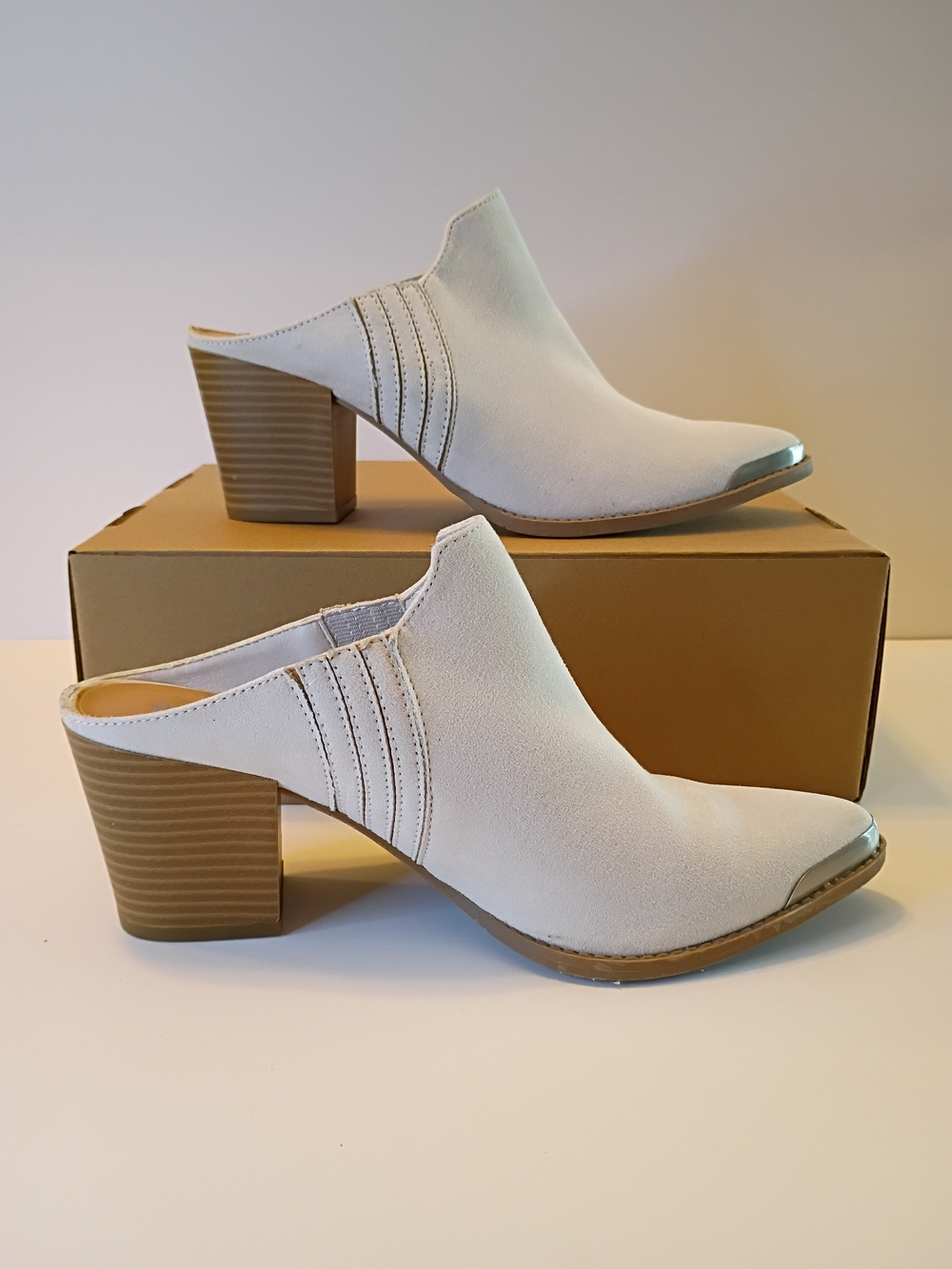 Women’s Cream Slip-On Block Heel Mules
